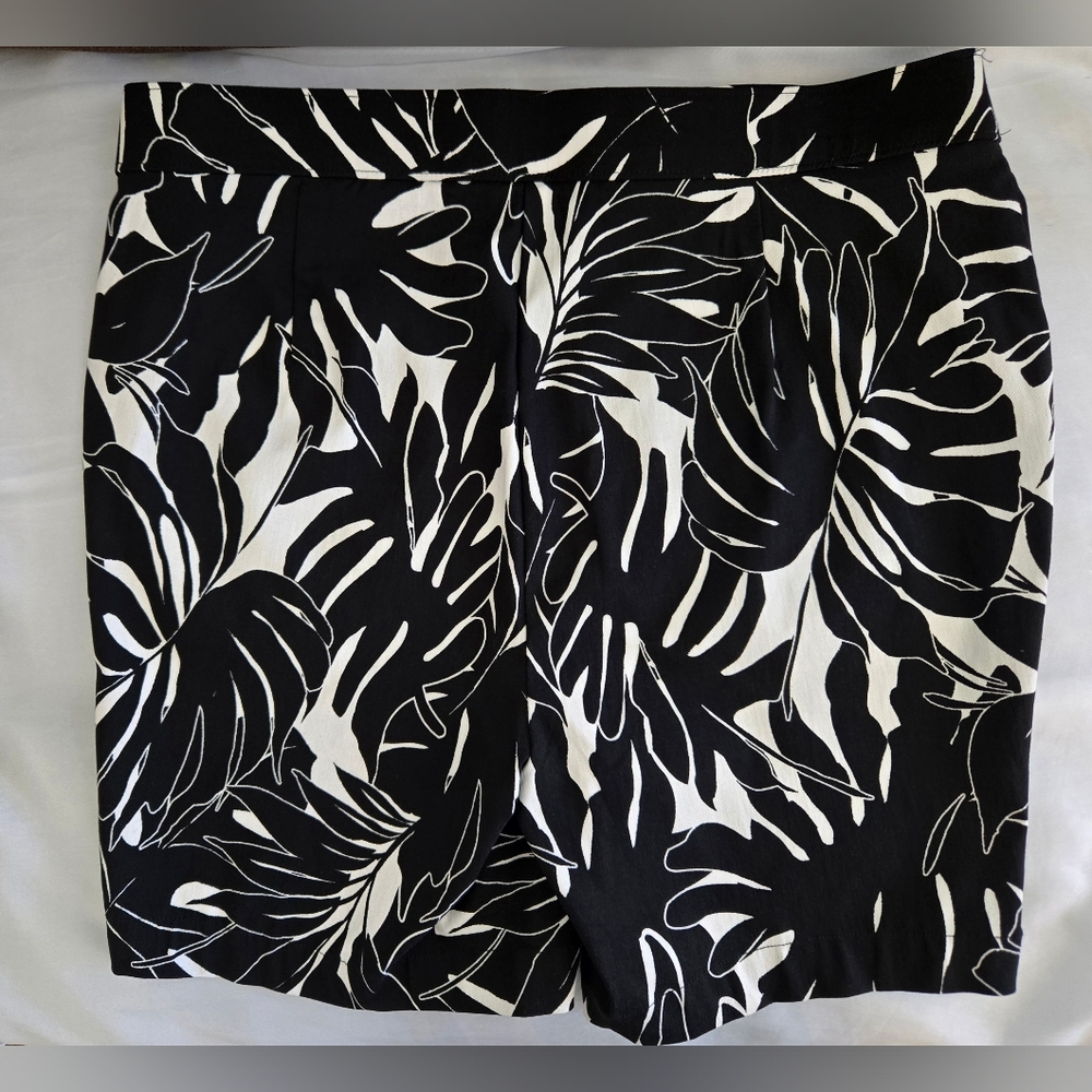 Rafaella Tropical Print Shorts Sz 12 Comfort Stretch High Rise 6 1/2" Inseam - Picture 3 of 8